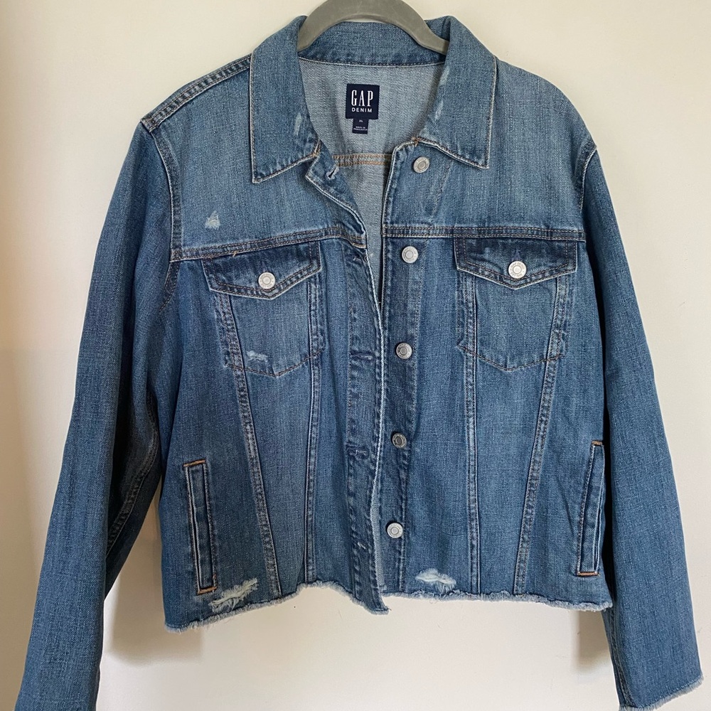 GAP Blue Jean Jacket Relaxed Fit Cropped Length